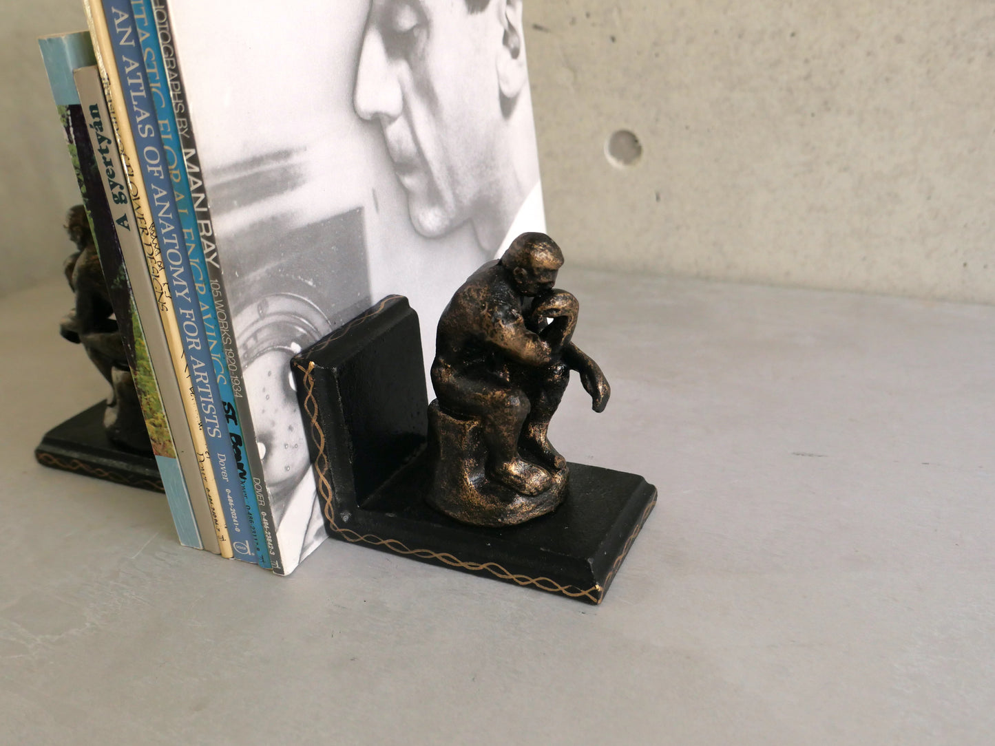Vintage Iron bookends ''The thinker '' from UK