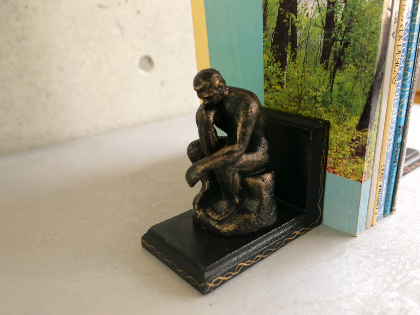 Vintage Iron bookends ''The thinker '' from UK